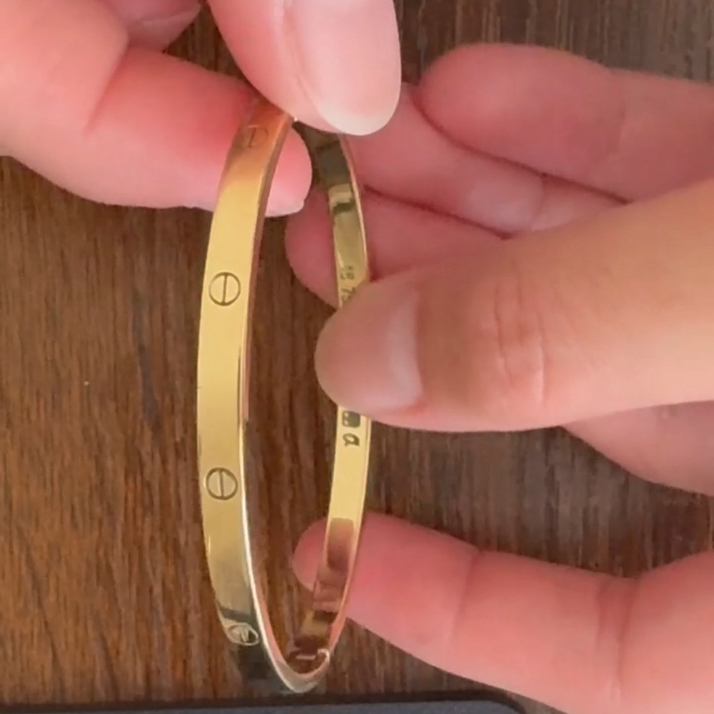 18k Solid Gold Bangle - Picture 1 of 5